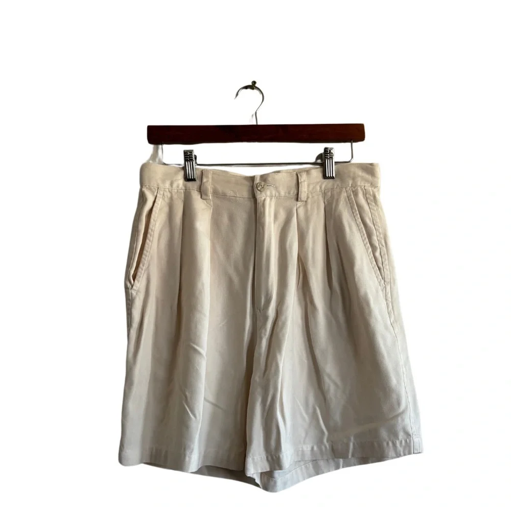 Tommy Bahama Bermuda shorts in color cream‎ size 12